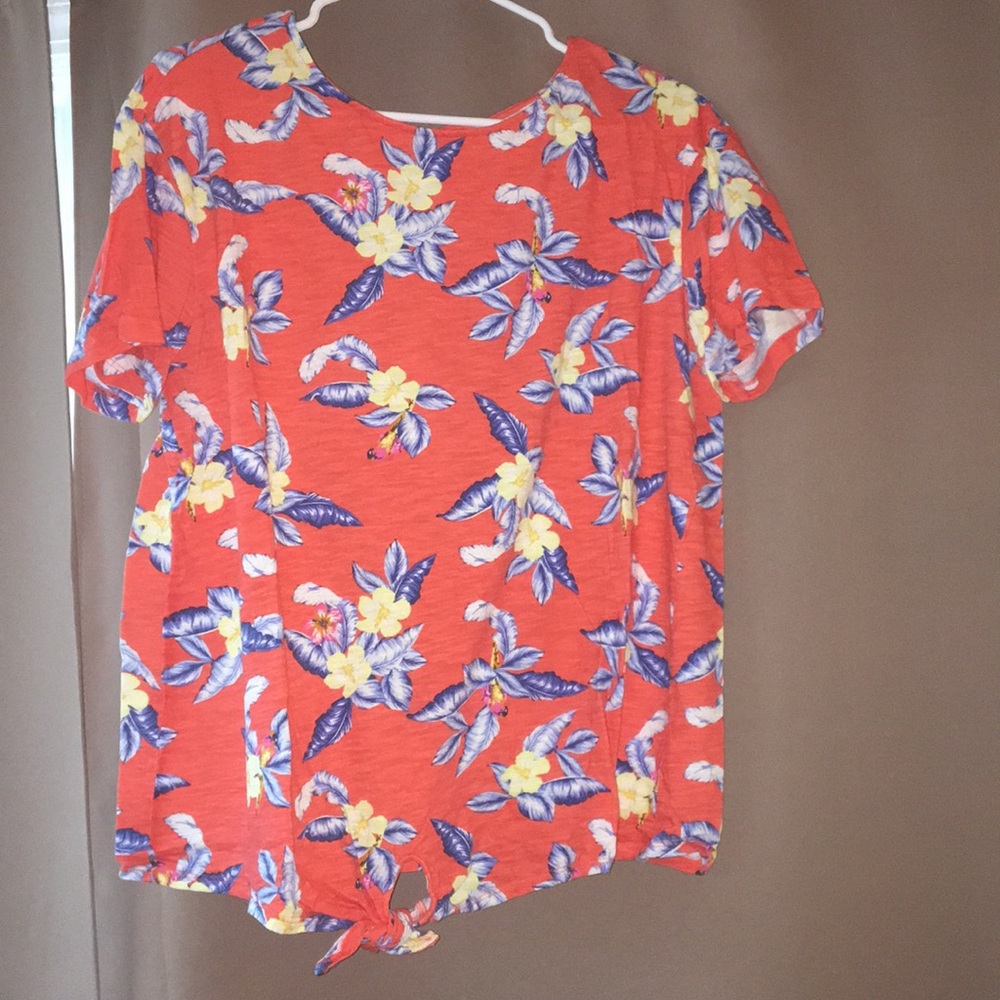 Floral casual tshirt🌺🌸🌼